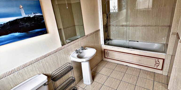 5475BDB1-97A7-4E9F-A903-03C311AEB781